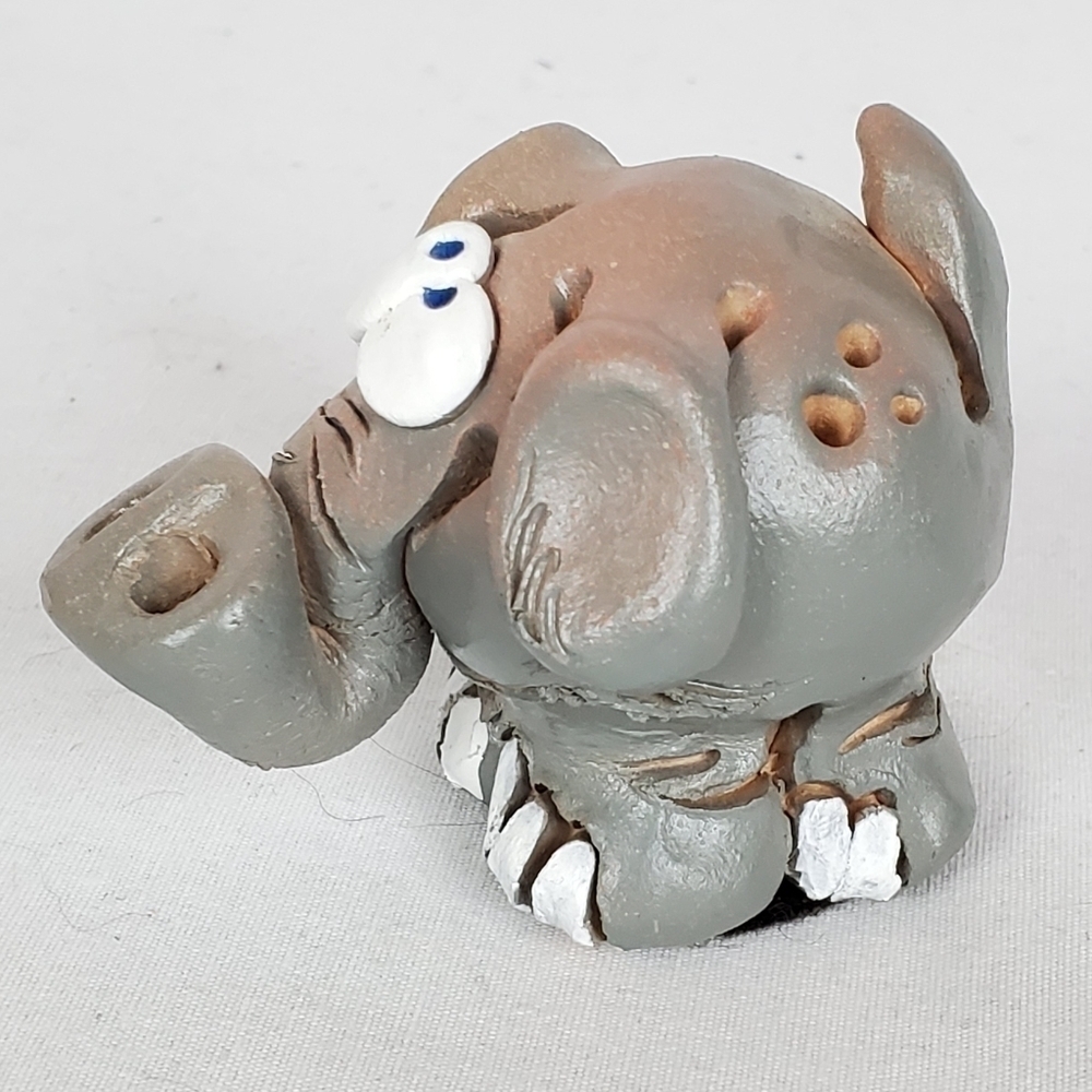 VTG signed Chubby hand molded tiny silly Elephant figurine - Picture 3 of 11